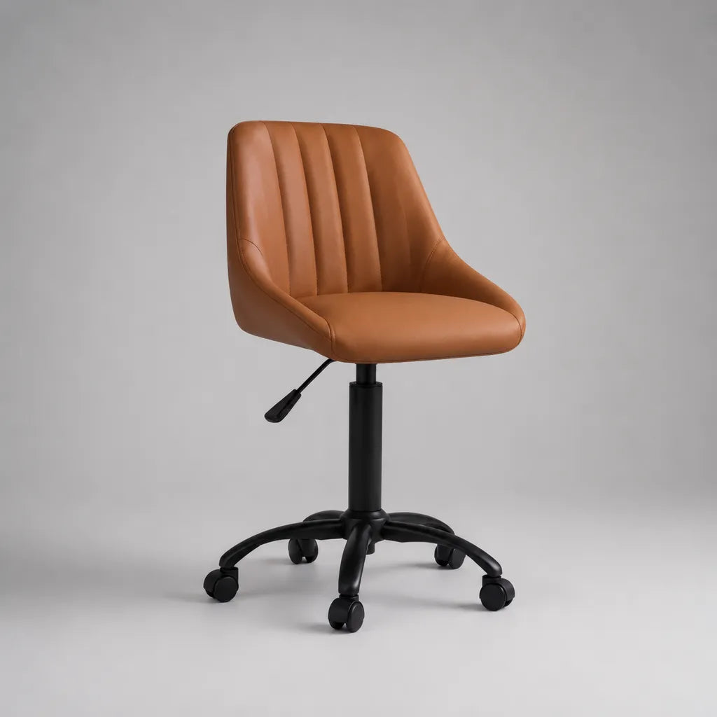 Sedia da ufficio girevole regolabile in altezza senza braccioli in pelle sintetica PU marrone cognac, 54 x 56 x 78-88 cm